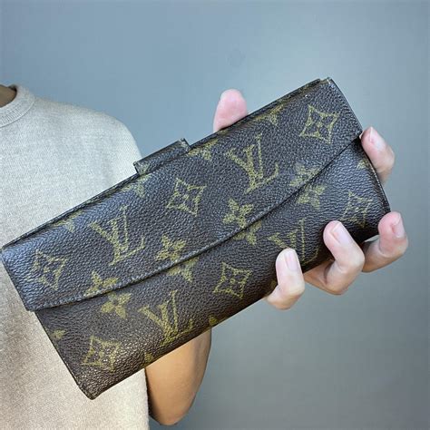 louis vuitton checkbook wallet price|Louis Vuitton signature wallet.